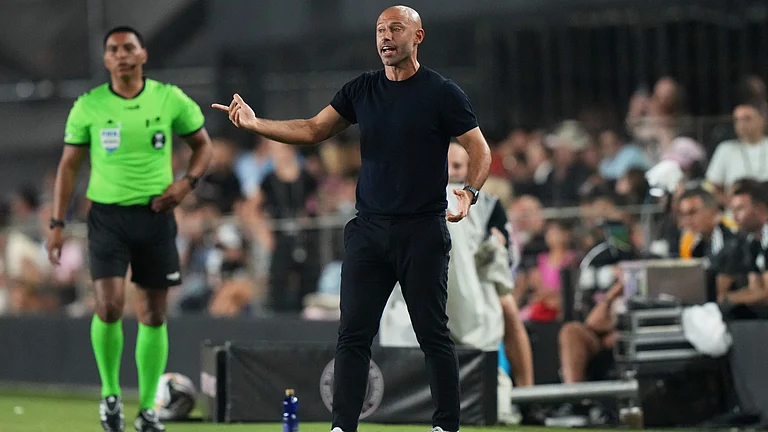 Inter Miami head coach Javier Mascherano watches during the first half of a Leagues Cup quarterfinal soccer match against Tigres UANL, Wednesday, Aug. 20, 2025, in Fort Lauderdale, Fla. - | Photo: AP/Lynne Sladky