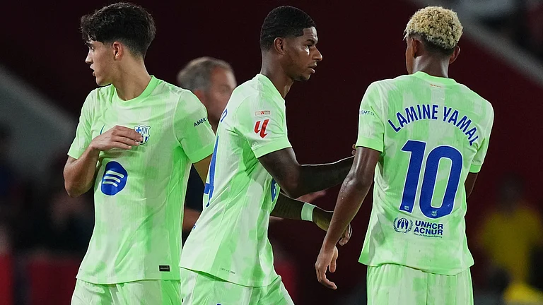 La Liga 2025-26 Matchday 2 Preview: Barcelona's Marcus Rashford, center, enters the game during the La Liga soccer match between Mallorca and Barcelona in Mallorca, Spain, Saturday, Aug. 16, 2025. - | Photo: AP/Joan Mateu Parra
