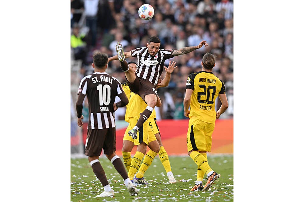 Bundesliga 2025-26 St. Pauli vs Borussia Dortmund soccer match_Mathias Pereira Lage