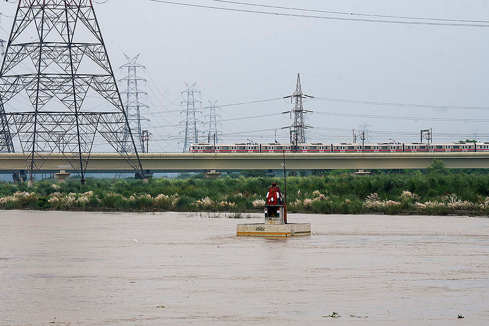 Yamuna water level rises