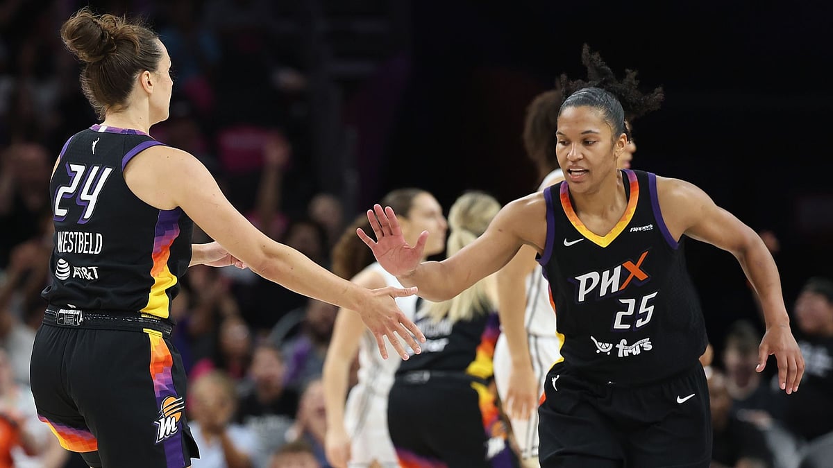 Los Angeles Sparks Vs Phoenix Mercury, WNBA 2025: Alyssa Thomas in action.