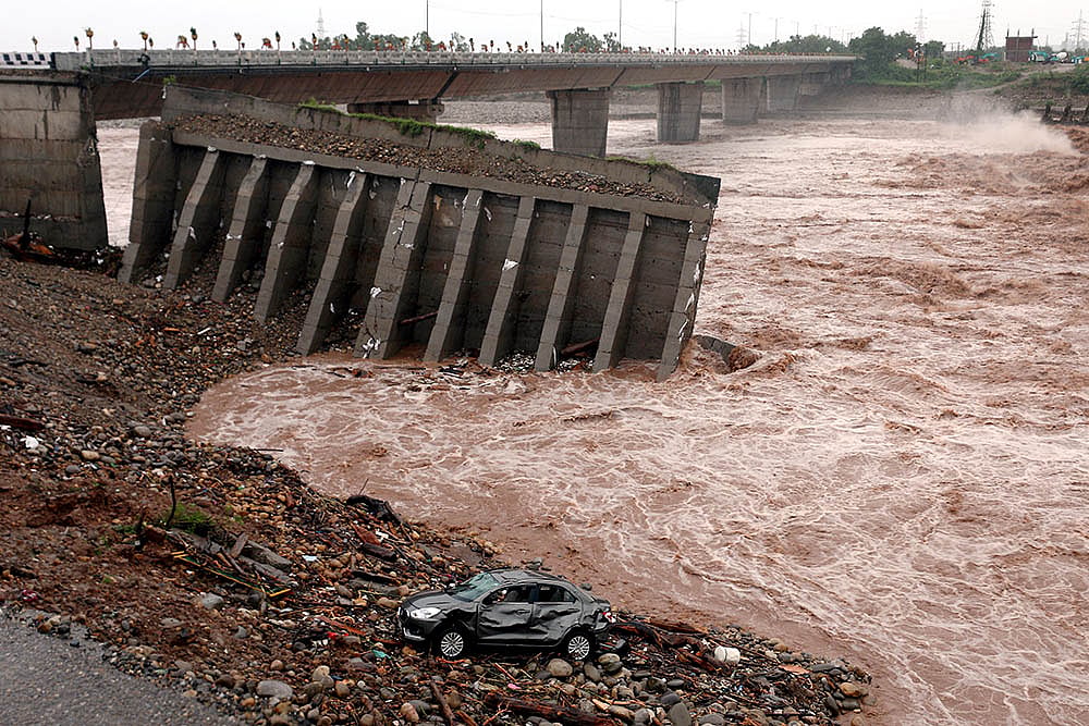 Jammu & Kashmir weather, Landslide and floods after rains_1
