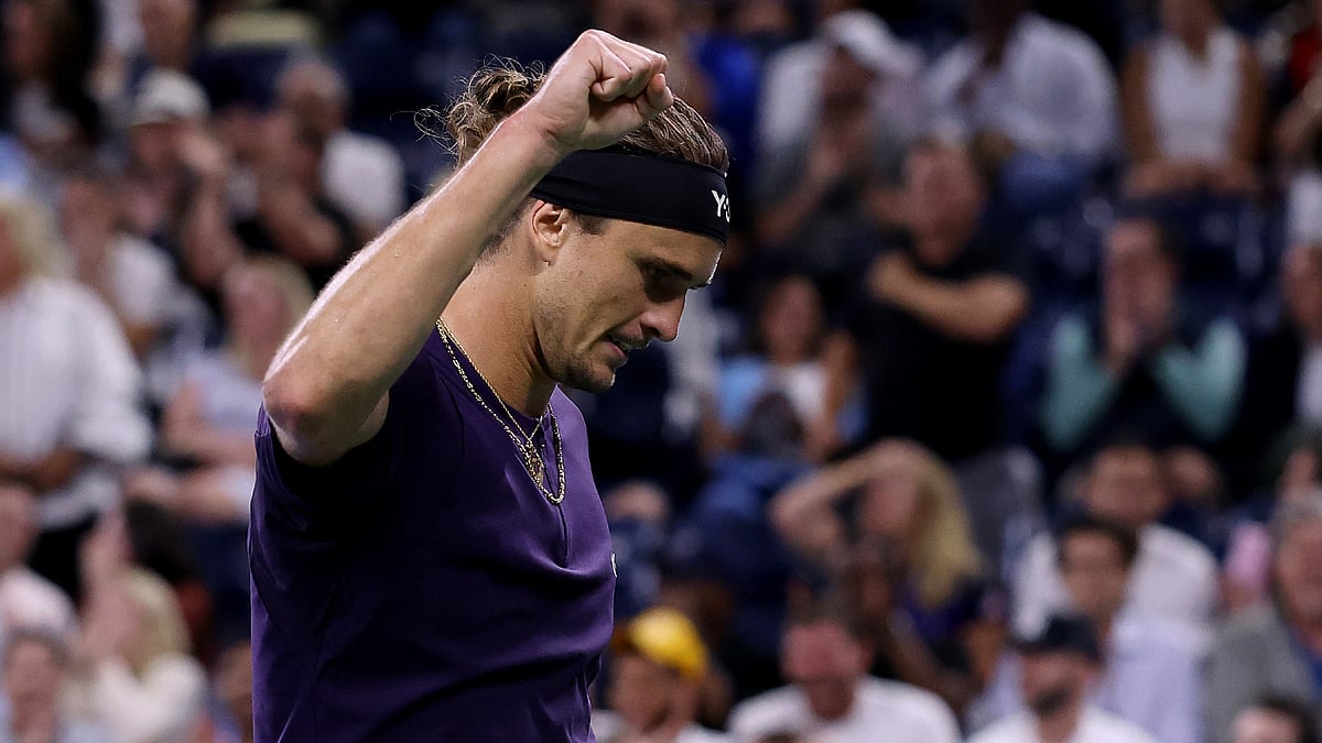 Alexander Zverev celebrates his victory in the second round.