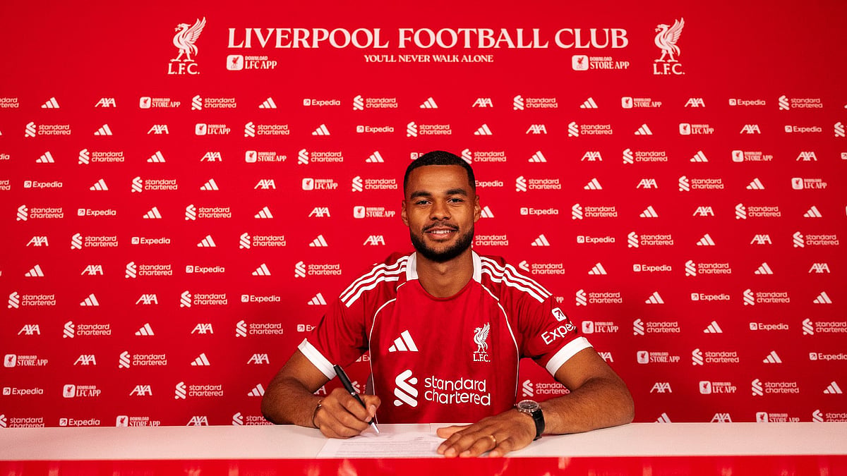 Cody Gakpo signing a new contract for Liverpool FC.