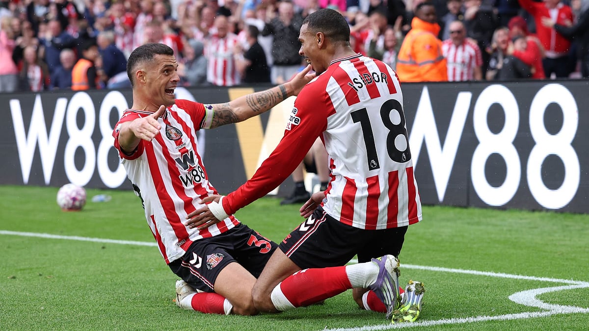 Xhaka and Isidor celebrate Sunderland's dramatic winner