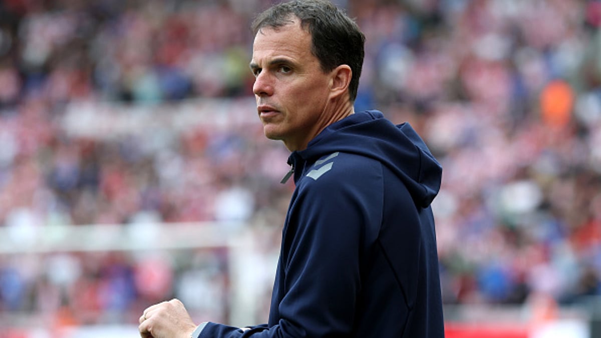 Regis Le Bris on the touchlines during Sunderland's win against Brentford.