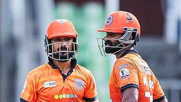 XKCL_t20 : Salman Nizar Slams 11 Sixes In Last Two Overs