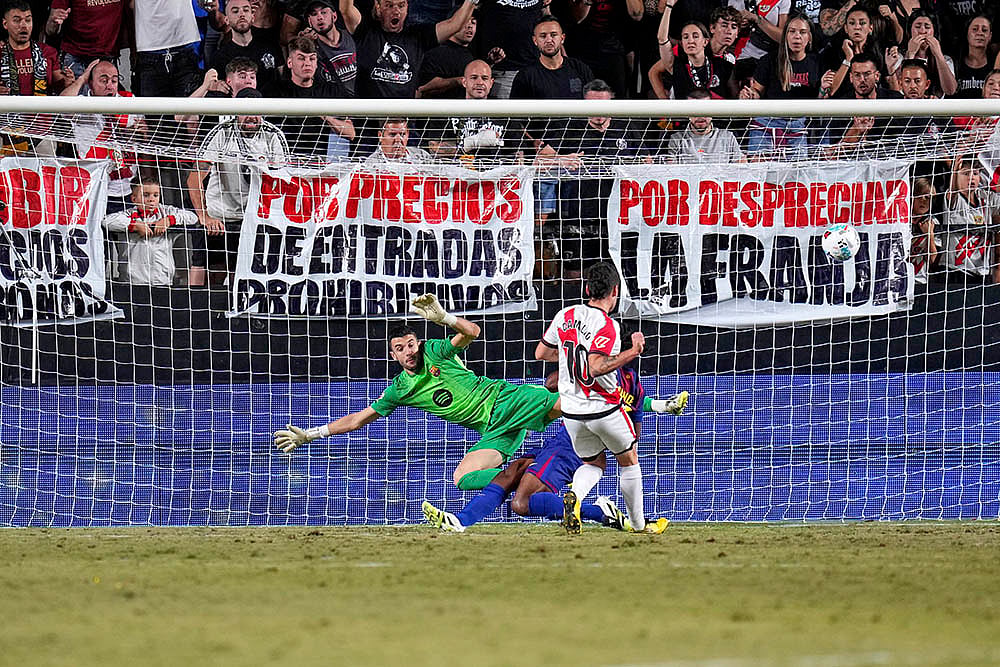 Spain soccer La Liga 2025-26 Rayo Vallecano vs FC Barcelona_Sergio Camello
