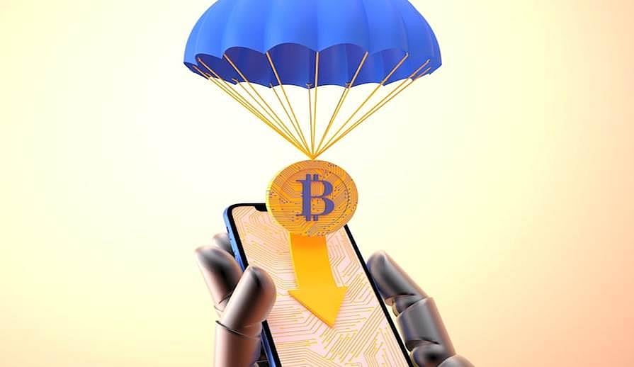 Parachuting Bitcoin lands on a smartphone