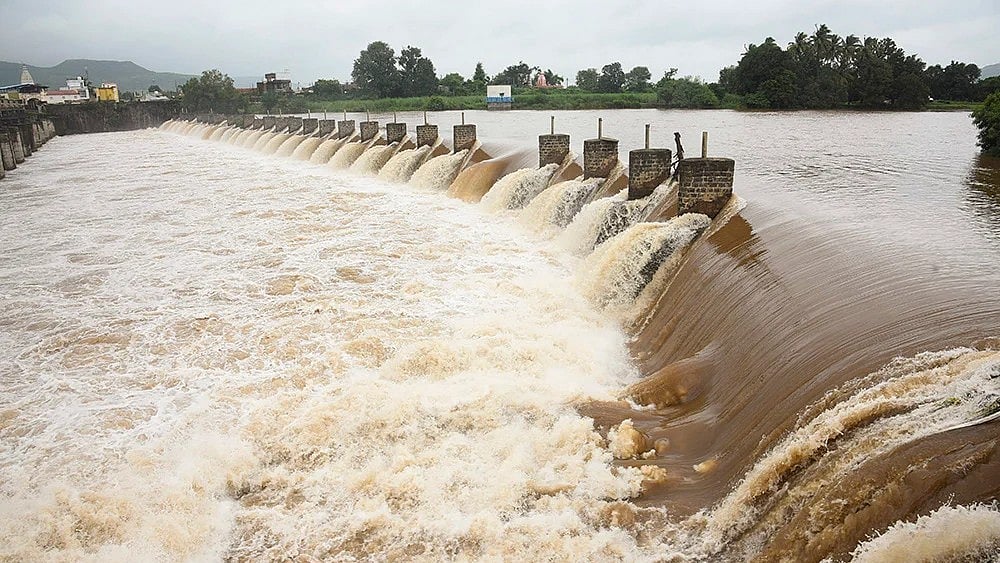 Weather: Khodshi Dam overflows after rain in Satara