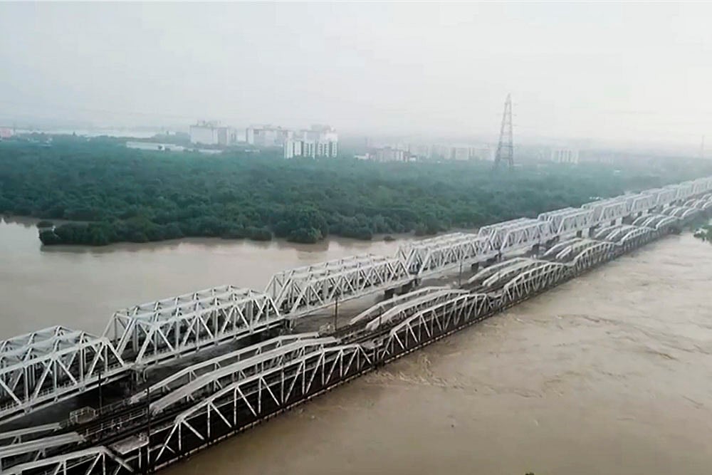 Yamuna flows above danger mark