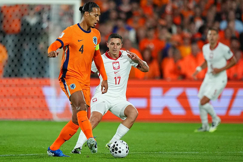 UEFA FIFA World Cup 2026 European qualifiers Match Netherlands vs Poland_Virgil van Dijk