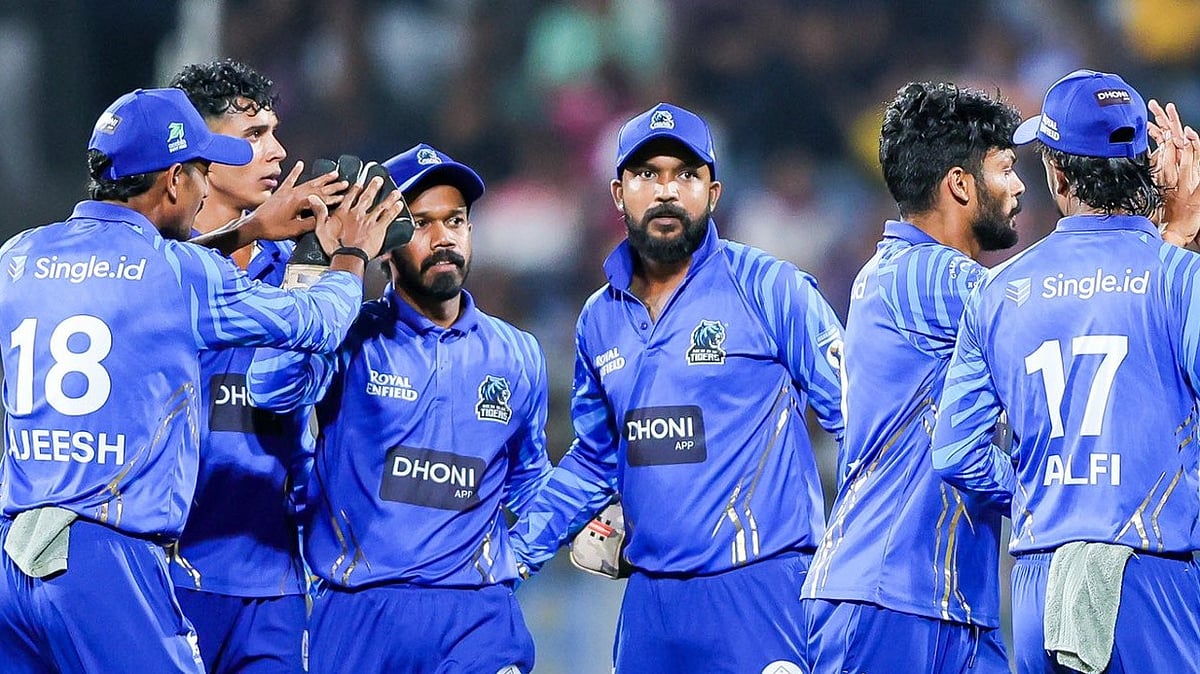 X/Kochi Blue Tigers : Kochi Blue Tigers Vs Aries Kollam Sailors, KCL 2025 Final: The home team celebrate a wicket en route their victory.
