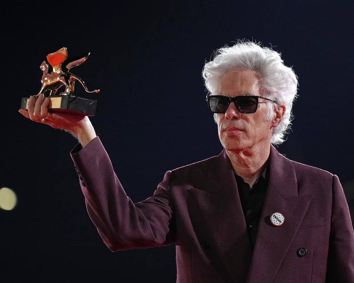 Alessandra Tarantino/Invision/AP : Jim Jarmusch with the Golden Lion
