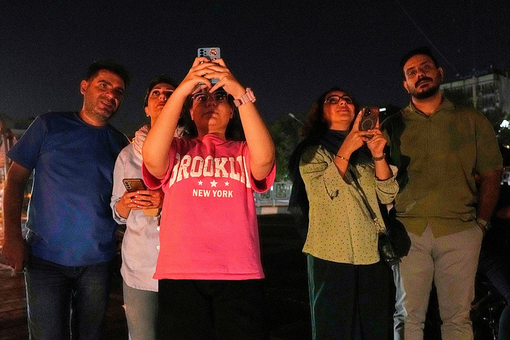 Lunar Eclipse September 2025 Blood Moon photos_Tehran Lunar Eclipse 2025