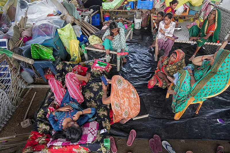 Swollen Yamuna: Displaced people in Delhi