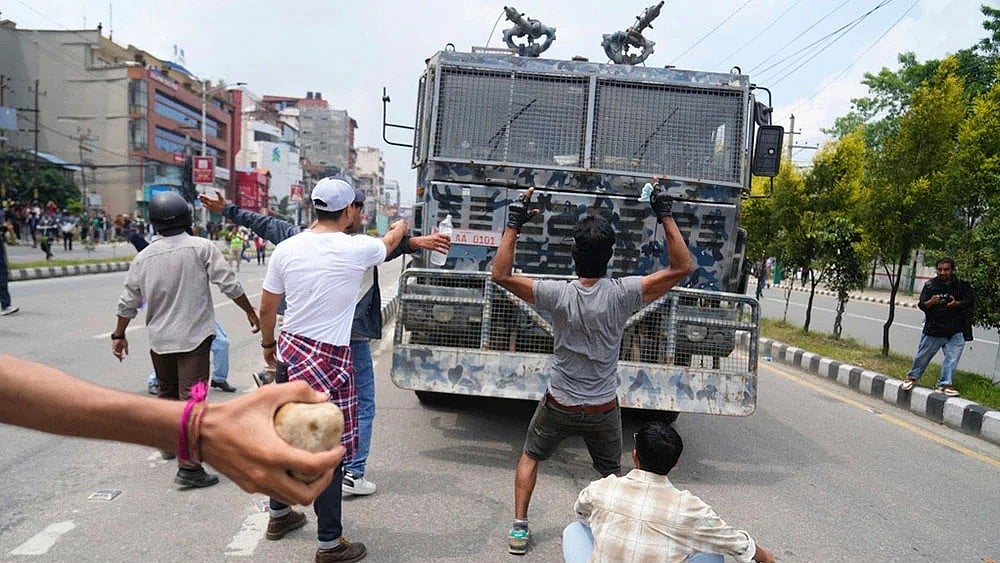 Photo: AP/Niranjan Shrestha : Nepal Protests