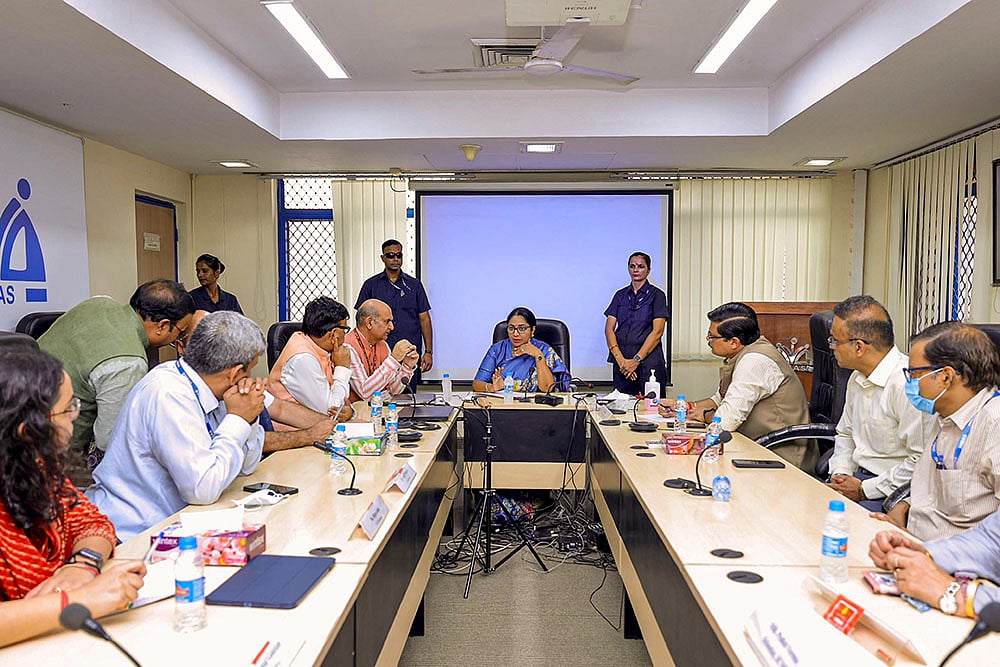 Rekha Gupta inspects IHBAS hospital