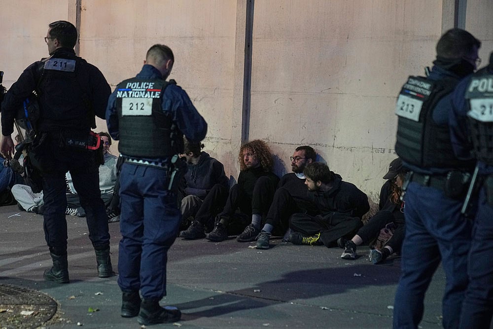 Block Everything Protest France