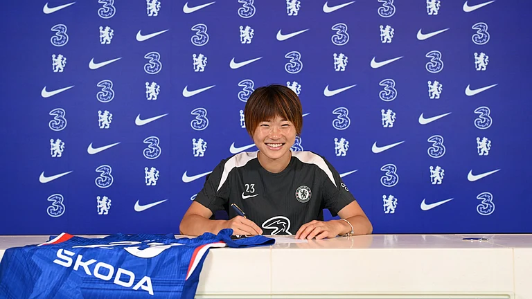 Maika Hamano has signed a contract extension with Chelsea, committing her future to the club until June 2029. - null