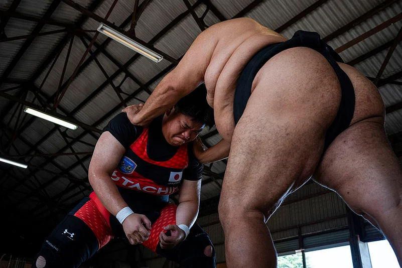 Japan Womens Sumo Photo Gallery_sumo camp in Tottori Johoku High School in Tottori_6