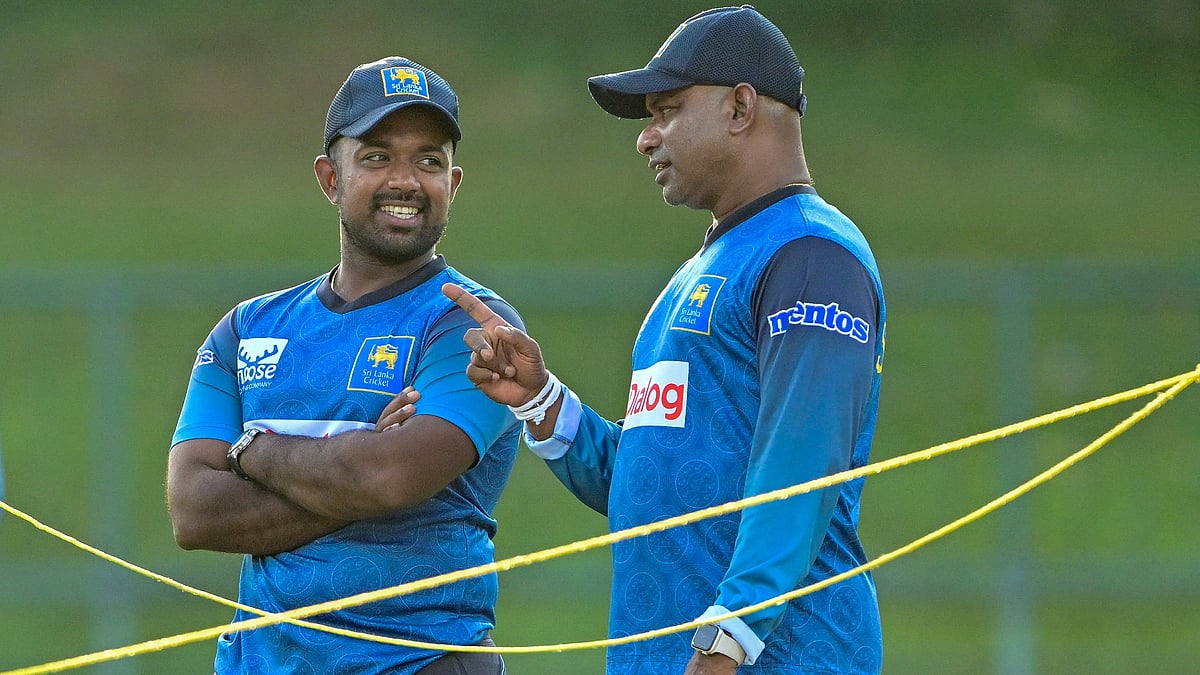 File photo of Charith Asalanka talking to head coach Sanath Jayasuriya.