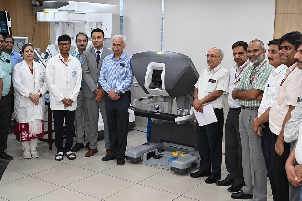 AIIMS Delhi Becomes First Government Institution To Introduce Da Vinci Surgical Robot For Training