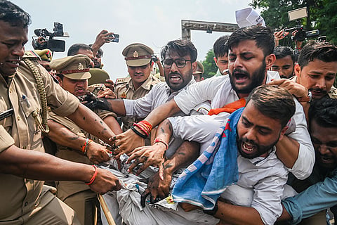 Lucknow: NSUI's protest against India-Pak match