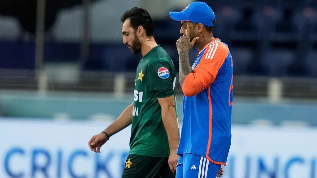 | Photo: AP Photo/Altaf Qadri : IND Vs PAK, Asia Cup: Suryakumar Yadav Refuses Customary Handshake With Salman Agha At Toss