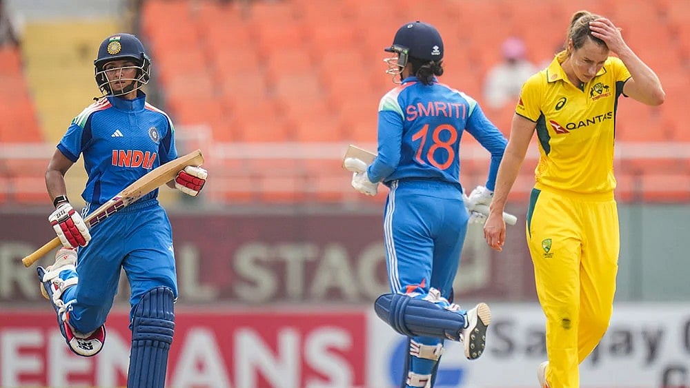 | Photo: PTI/Kamal Kishore : AUS W vs IND W: Indian batters run between the wickets against Australia in Mullanpur.