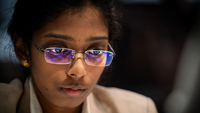 R Vaishali scored a fortunate victory over China’s Tan Zhongyi. - FIDE/Przemek Nikiel