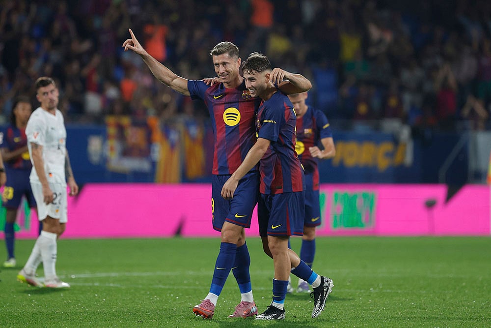 | Photo: AP/Joan Monfort : La Liga: Barcelona vs Valencia