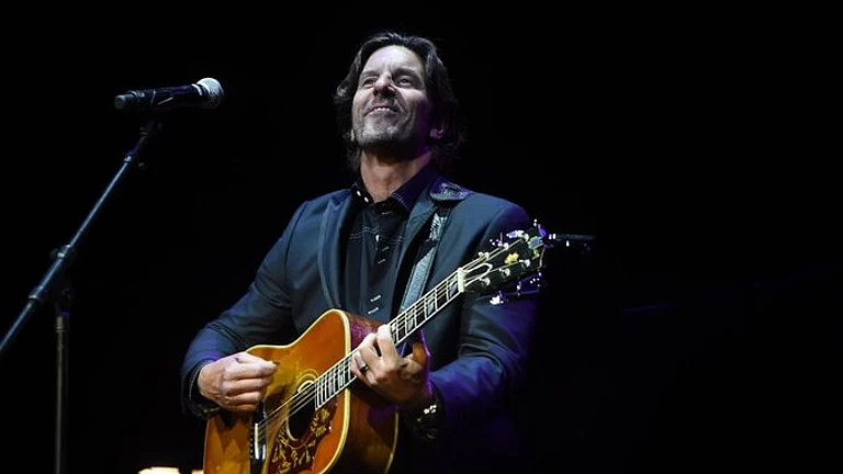 Brett James, Grammy-Award winning songwriter dies in a plane crash - X