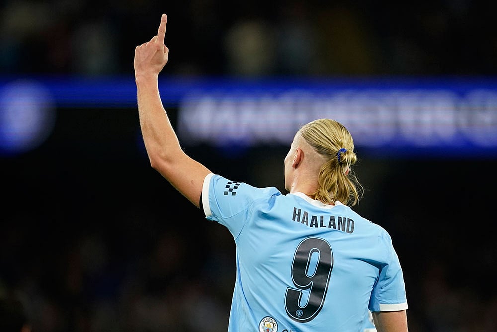 Champions League Soccer Match: Napoli vs Manchester City