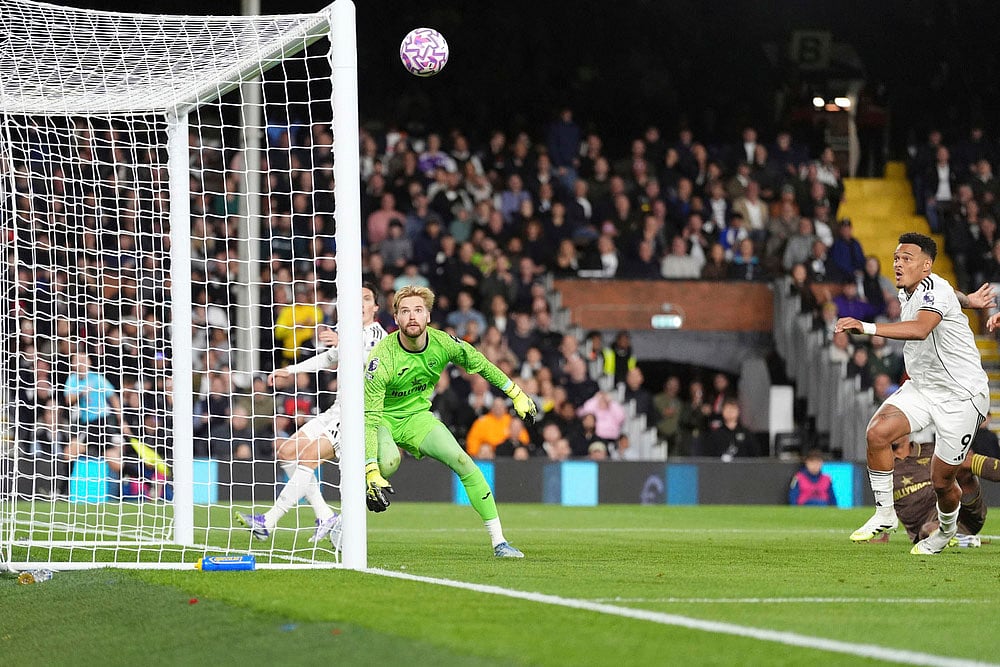 English Premier League 2025-26 Fulham FC vs Brentford FC EPL Soccer photos: Ethan Pinnock