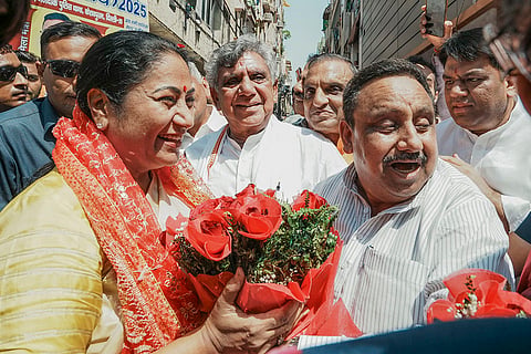 Delhi CM Rekha Gupta meets traders at Tri Nagar's Totaram Bazar