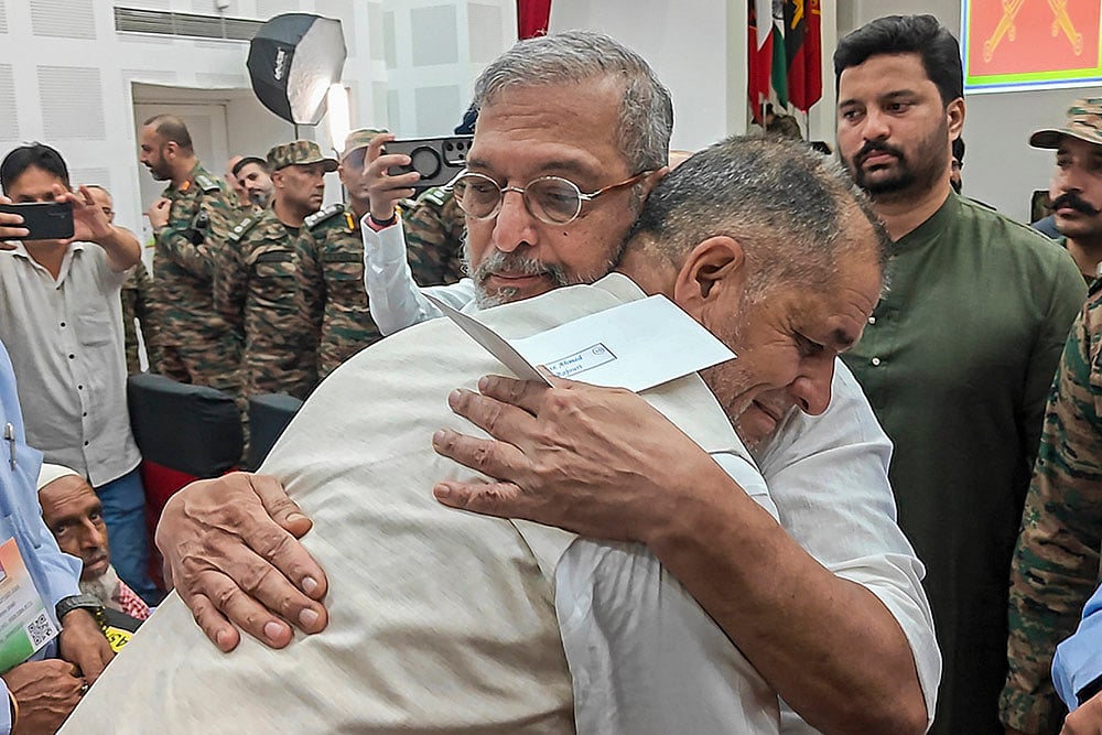 Nana Patekar aids families affected by Operation Sindoor