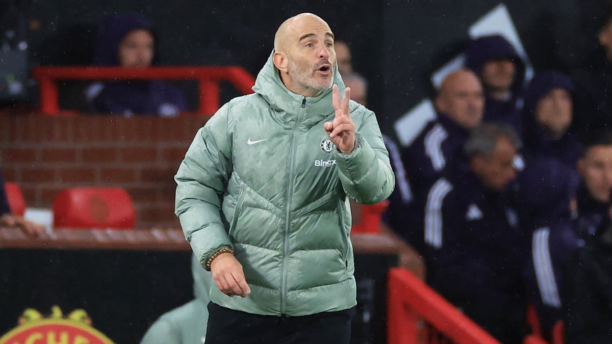 Chelsea head coach Enzo Maresca