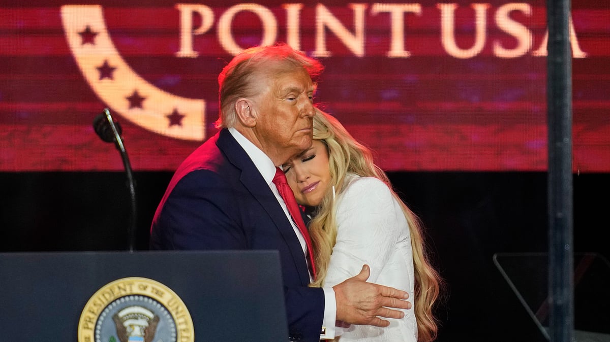 John Locher : US President Donald Trump and Erika Kirk |