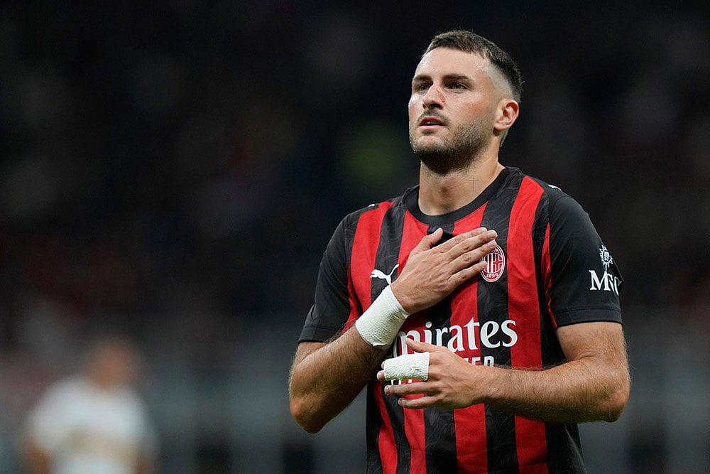 AC Milan Vs Lecce, Coppa Italia 2025-26 Third Round match photos_Santiago Gimenez