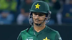 X/CallMeSheri1_ : Saim Ayub walks back to the pavilion after being dismissed for 0.
