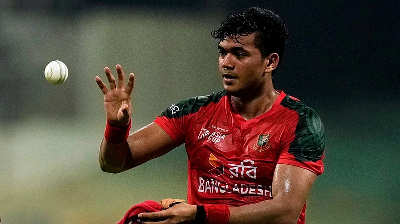 Pakistan Vs Bangladesh, Asia Cup Super 4s: Taskin Ahmed Wags Finger