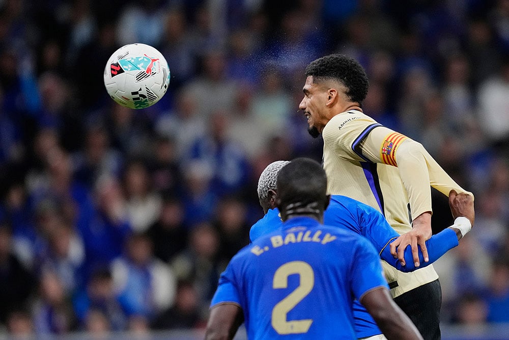 Spain soccer La liga match Real Oviedo vs FC Barcelona: Ronald Araujo 