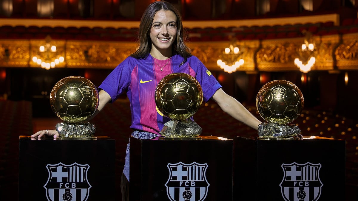 Aitana Bonmati with her three Ballon d'Or awards.
