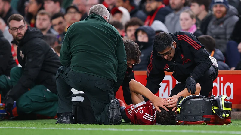 Giovanni leoni injury EFL Cup 2025-26 Southampton