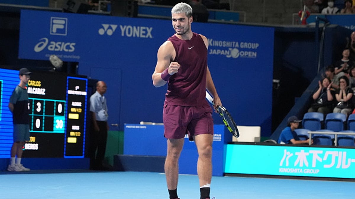 Carlos Alcaraz in action at the Japan Open