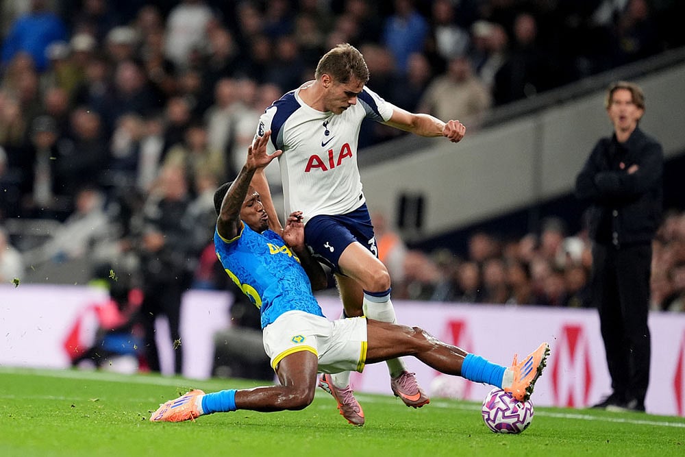 Britain soccer Premier League 2025-26 Tottenham Hotspur vs Wolves_Jackson Tchatchoua