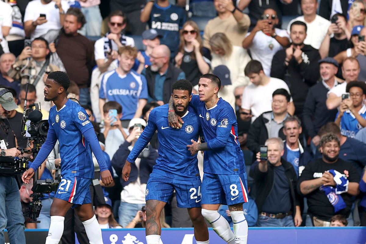 Britain soccer Premier League 2025-26 Chelsea vs Brighton and Hove Albion_Enzo Fernandez