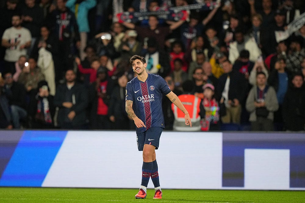 France Ligue 1 Soccer 2025-26 Paris Saint-Germain vs Auxerre: Lucas Beraldo 