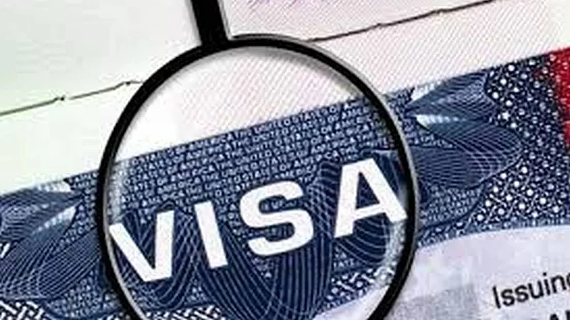 File photo : Trump Plans More H-1B Visa Restrictions After $100,000 Fee Hike